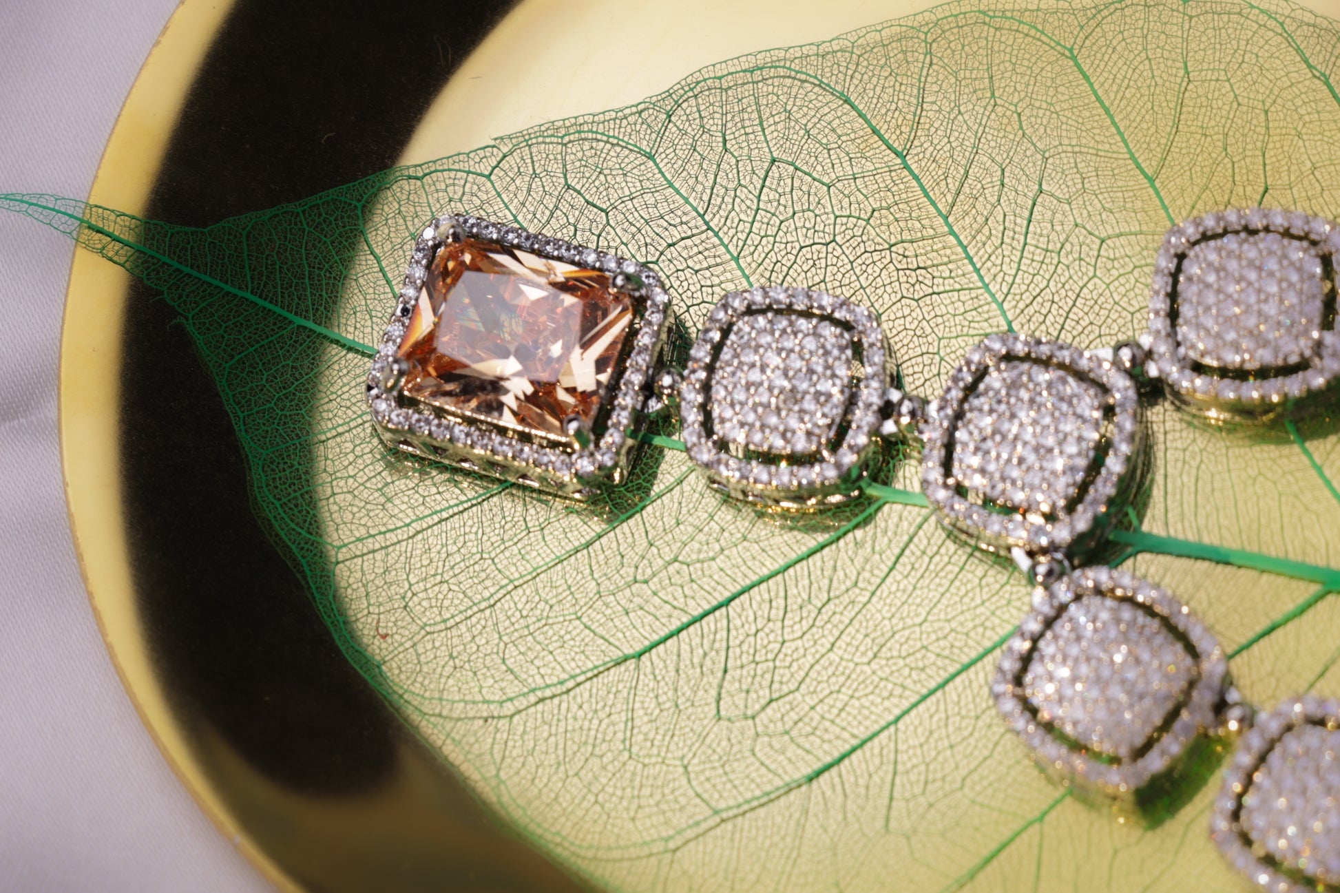 White Stone Crystal Necklace Set