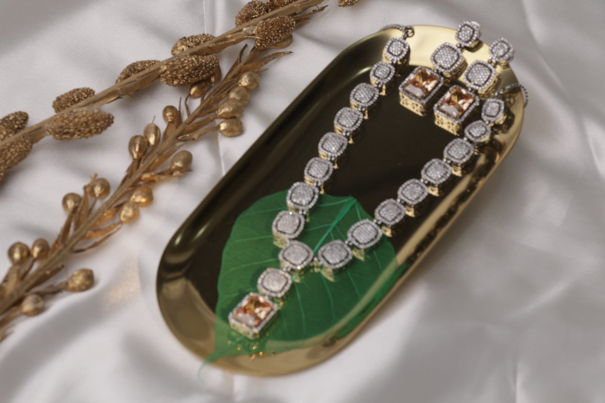 White Stone Crystal Necklace Set