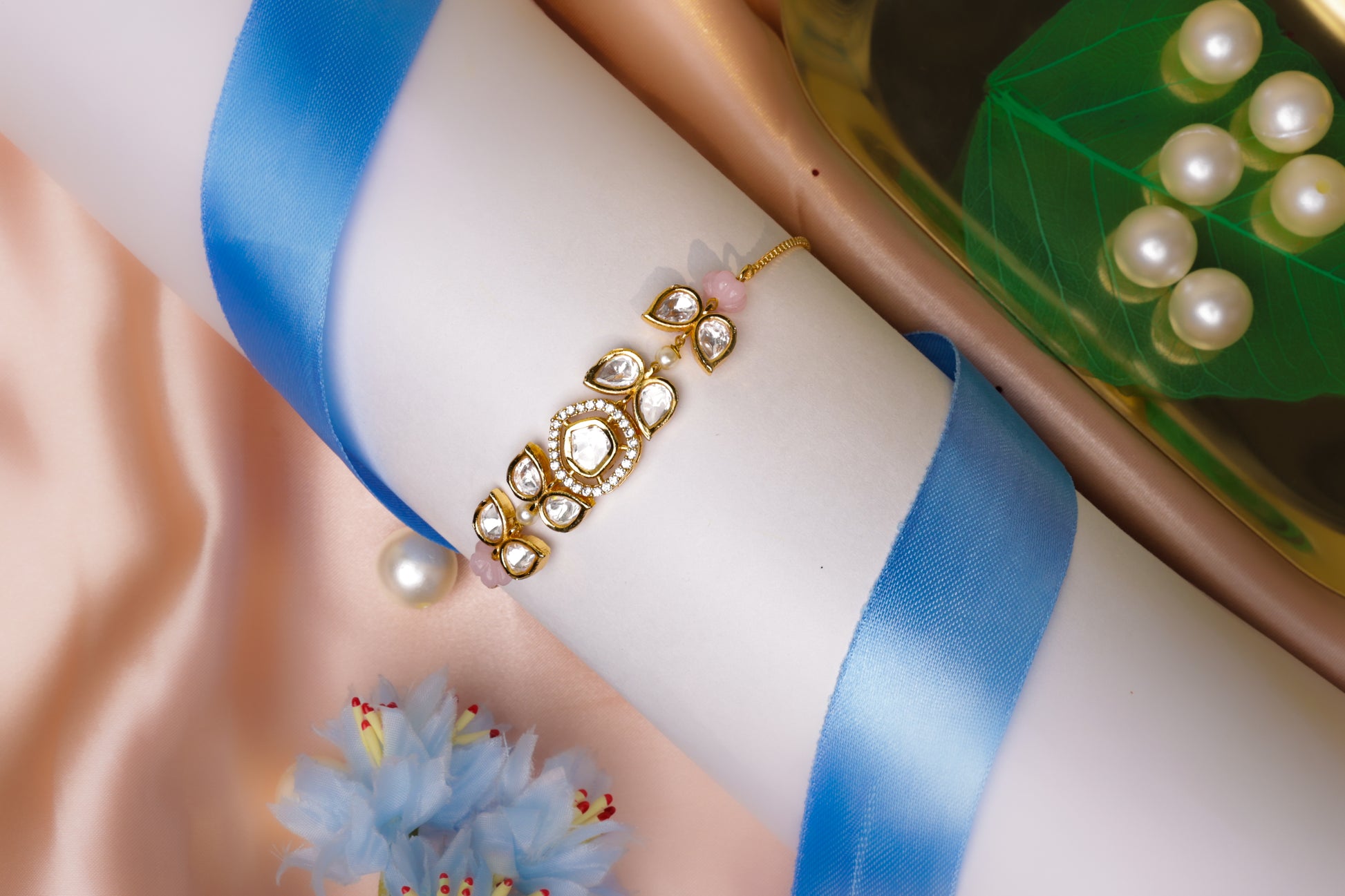 Elegant Leaf-Inspired Kundan Bracelet
