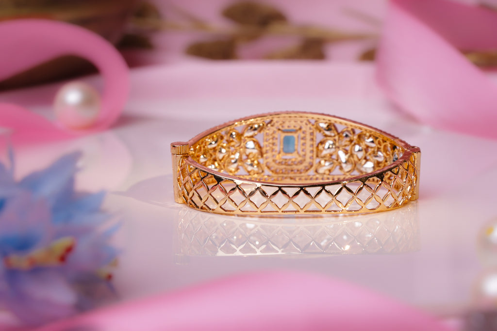 Elegant Bracelet with Gemstone Accent