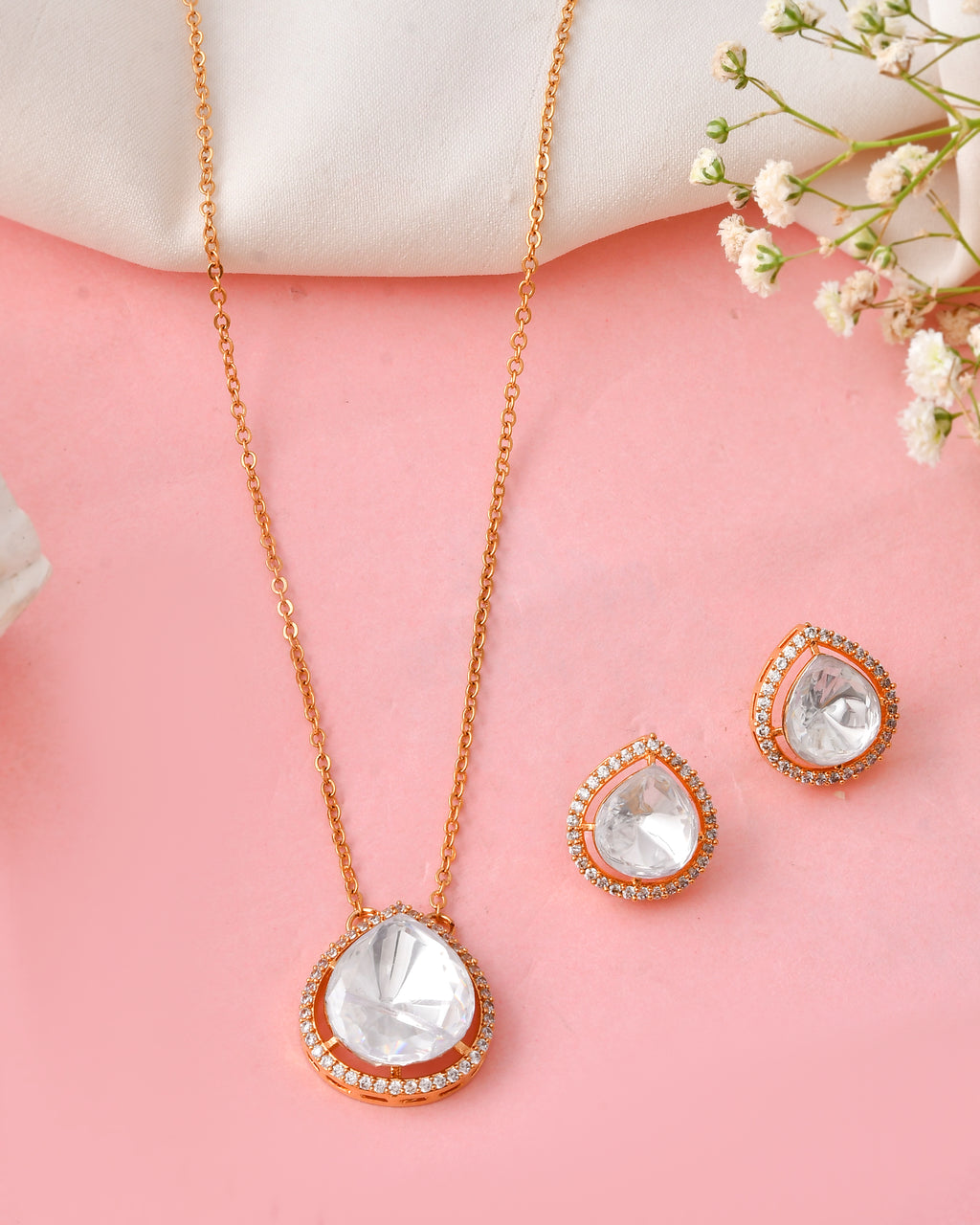Gold-Plated Teardrop Kundan Pendant Set