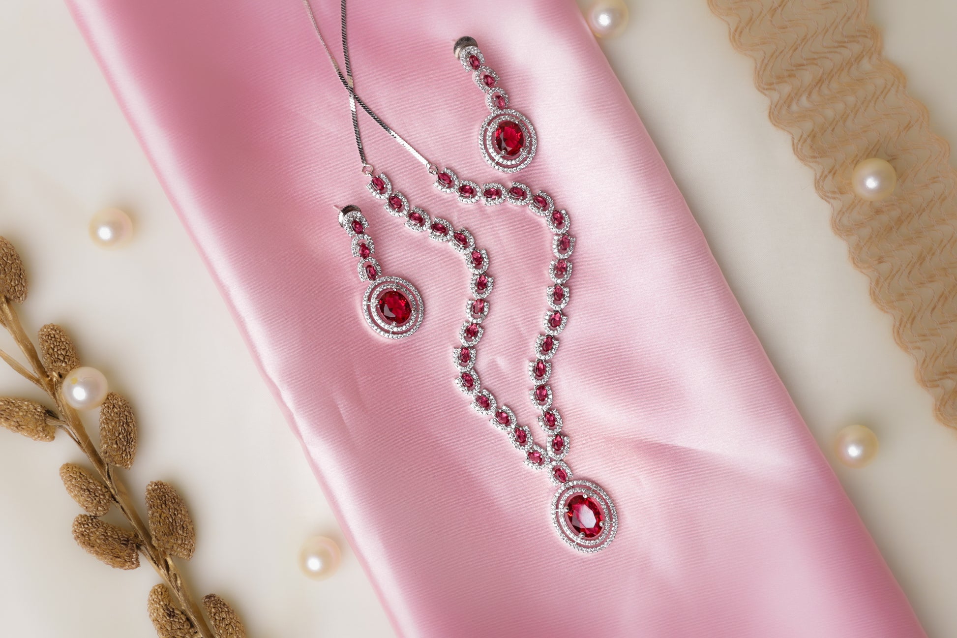 White and Red Necklace Set
